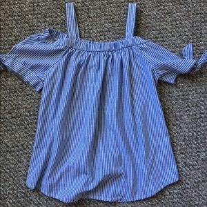 Off the shoulder/strapped blouse